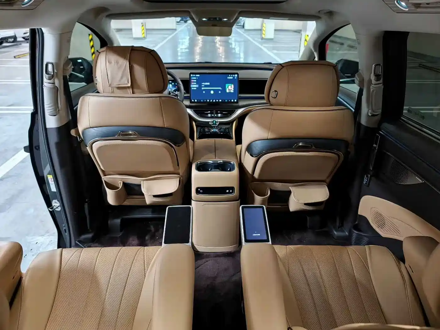 Denza D9 2024 DM-i 980 AWD Premium фото 6