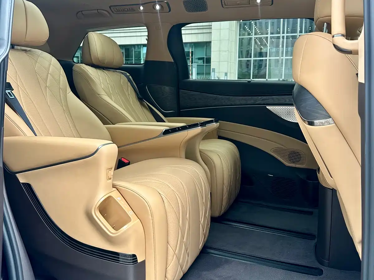 Denza D9 2025 DM-i Smart Drive Edition 1020 AWD Premium фото 7