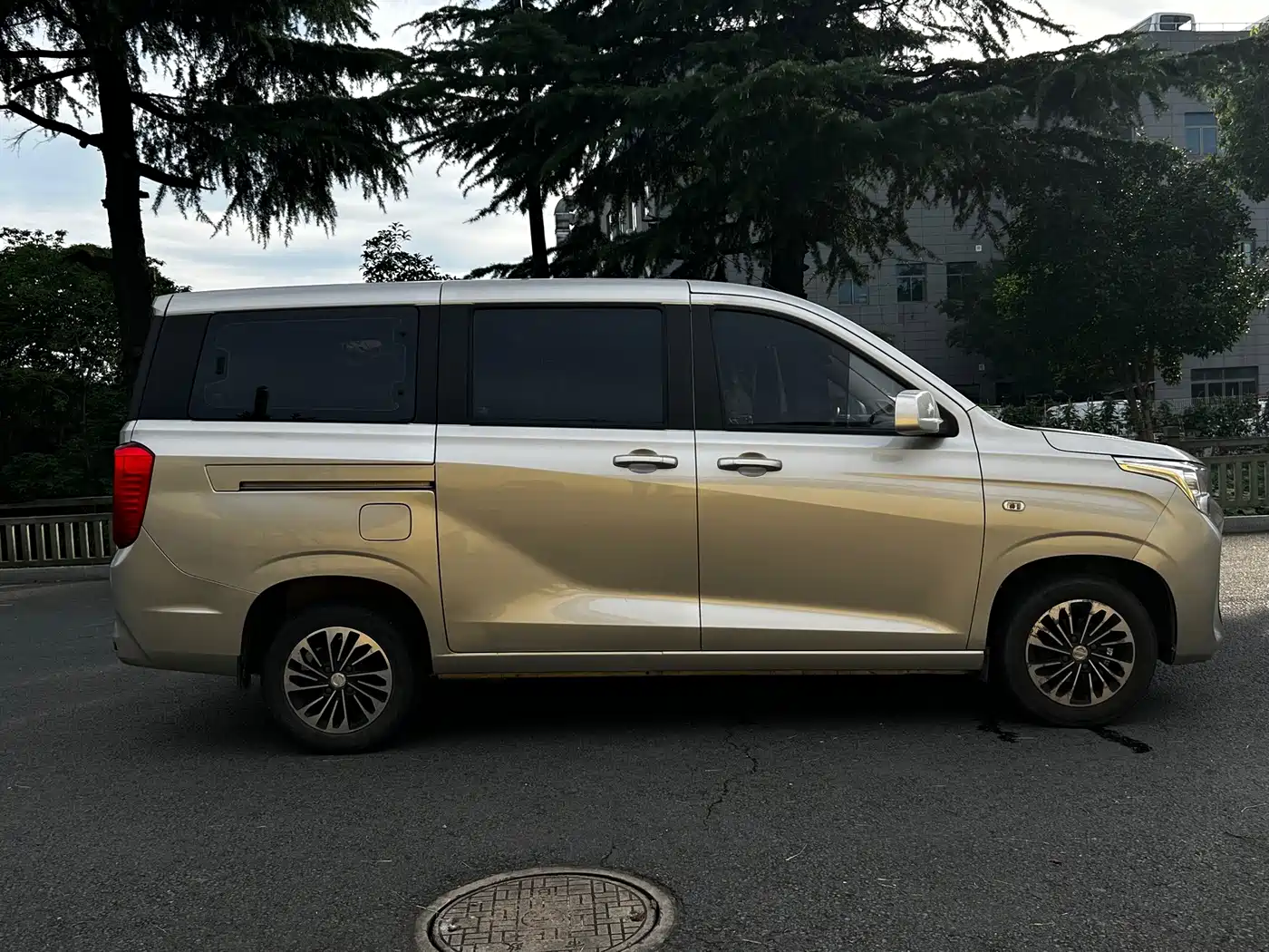 Dongfeng Fengguang Fengguang 380 2023 2022 1.5L Classic Minibus (7-seater)