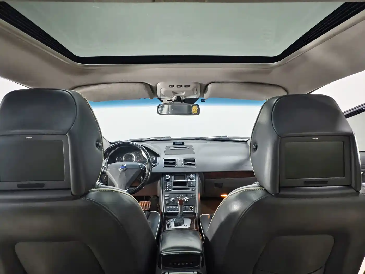 صورة 10 - Volvo XC90