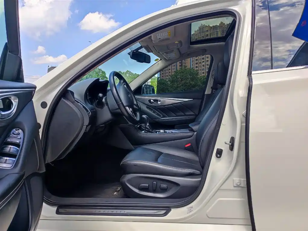 Infiniti Q50L 2016 Model 2.0T Joy Edition фото 8