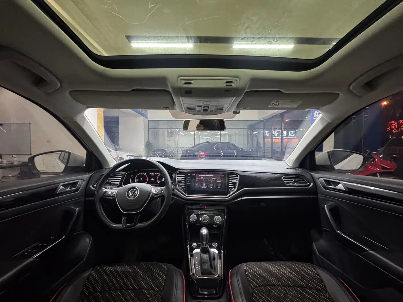 VOLKSWAGEN T ROC EXPLORING SONGS