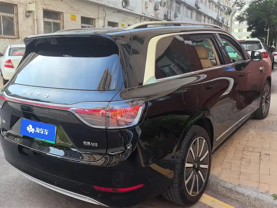 AITO Wenjie AITO M9 2025 Extended Range Ultra 52kWh 6-Seater фото 3