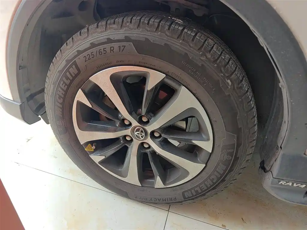 Toyota RAV4 Rongfang 2016 2.0L CVT 2WD Trend (China V) фото 25