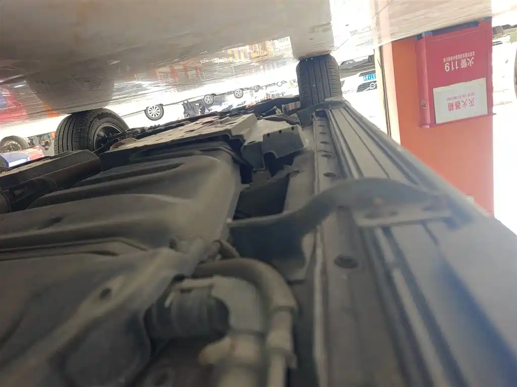 Toyota RAV4 Rongfang 2016 2.0L CVT 2WD Trend (China V) фото 21