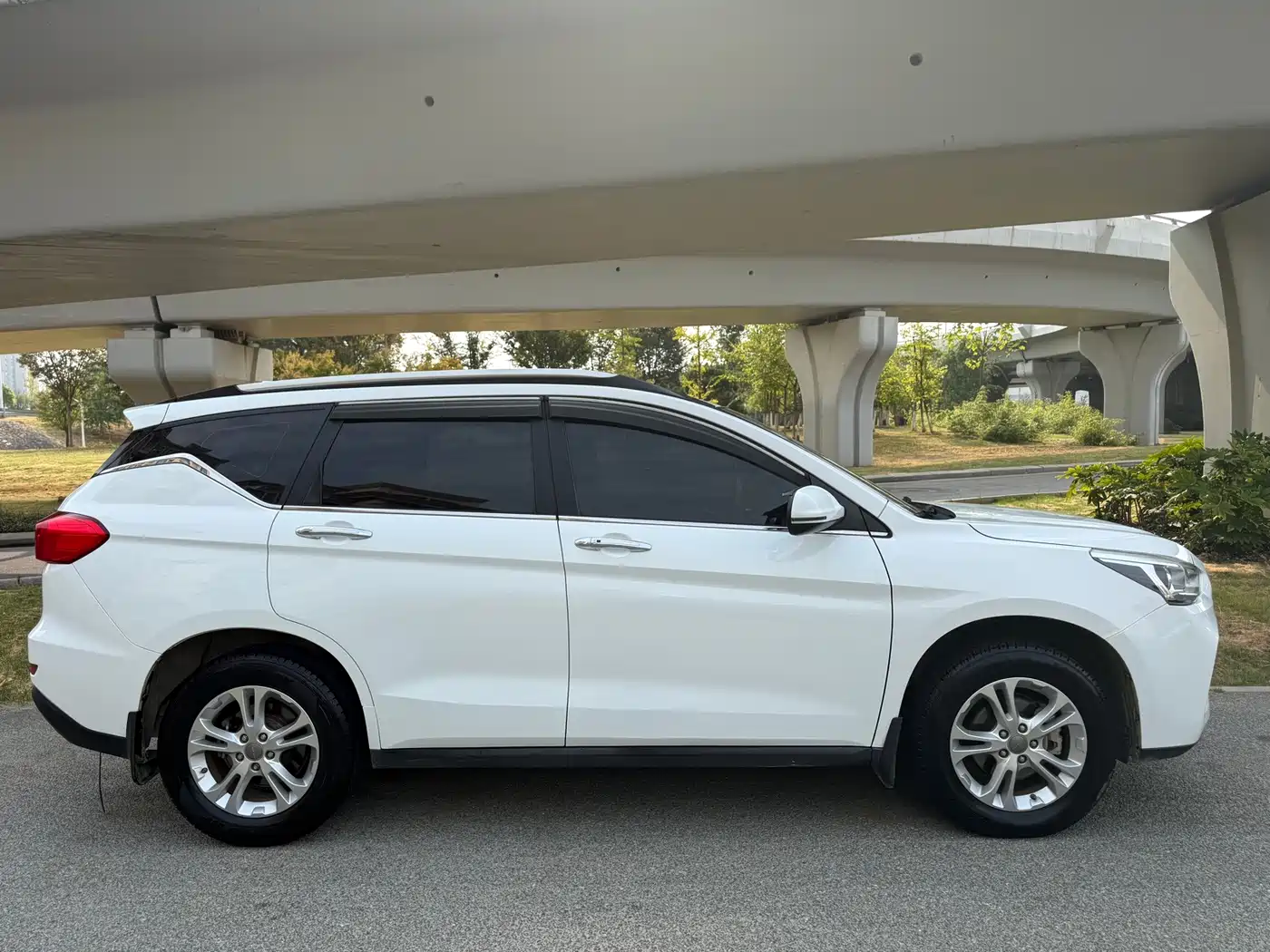 Photo 7 - Haval M6
