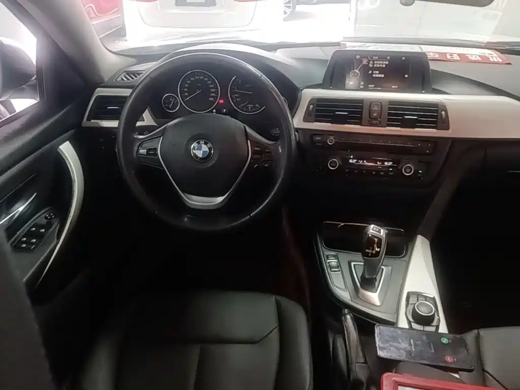 صورة 10 - BMW 4 Series