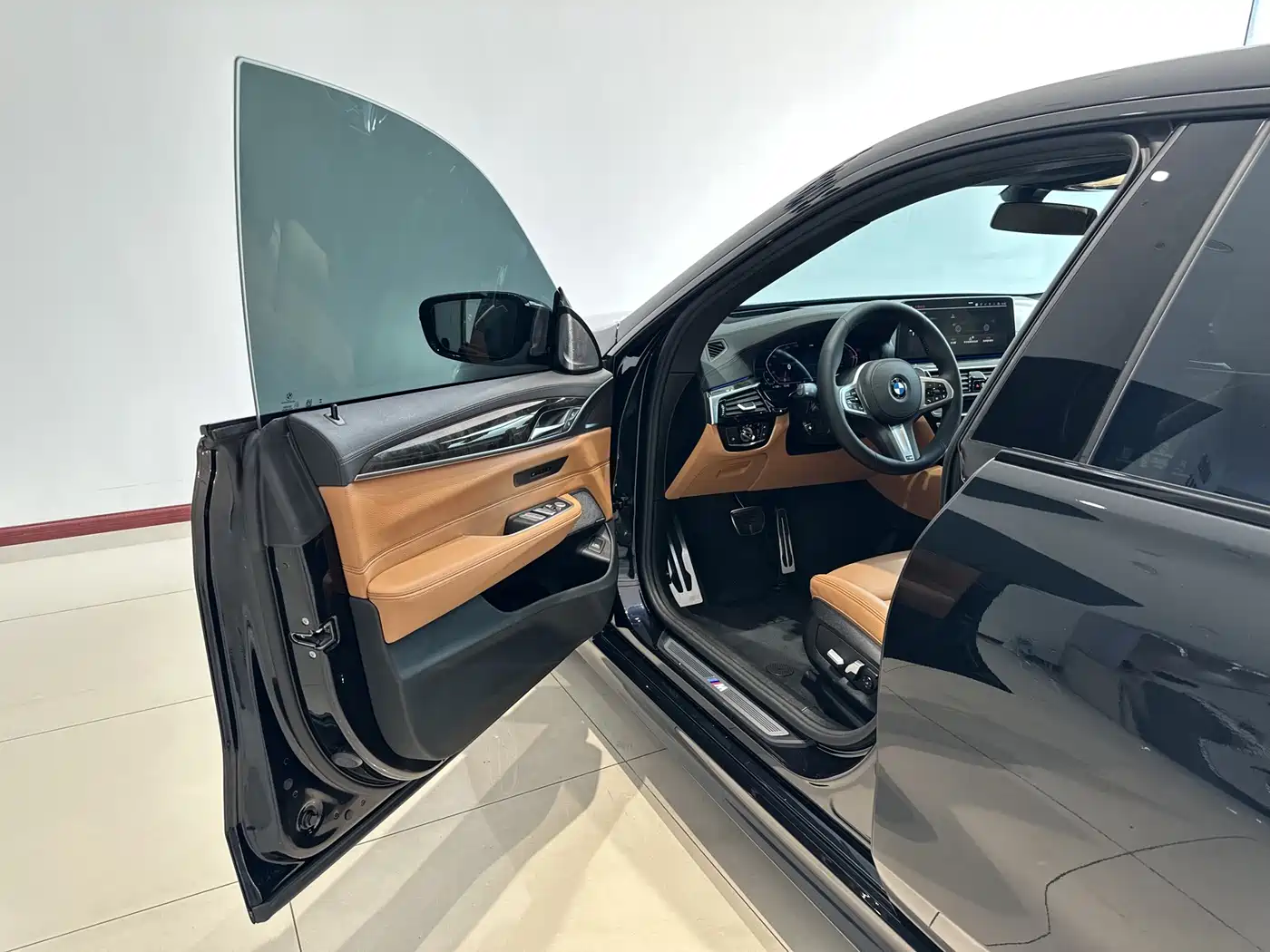 BMW 6 Series GT 2024 630i M Sport Ultimate Package фото 13