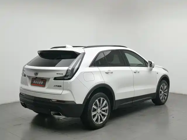Cadillac XT4 2018 28T 4WD Leading Sport Edition — фото 2