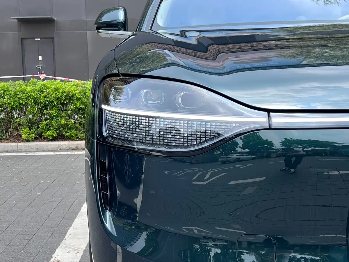 AITO Wenjie AITO M9 2025 Pure Electric Ultra 100kWh 6-Seater фото 4