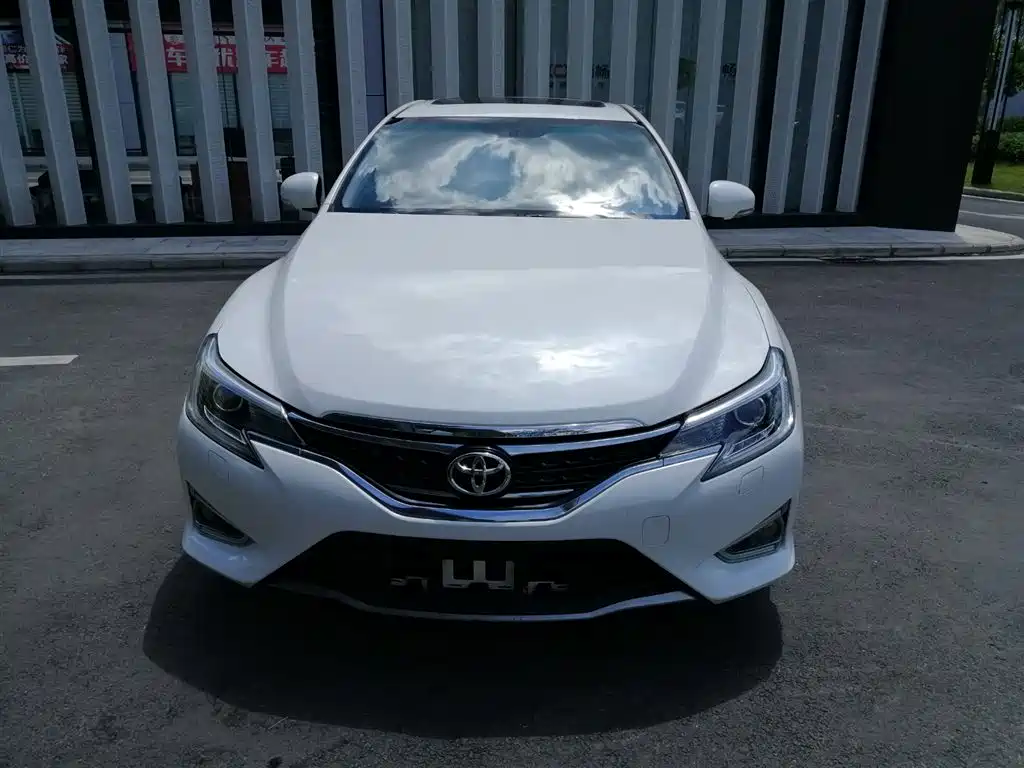 Toyota Reiz 2013 2.5V Premium Edition фото 2