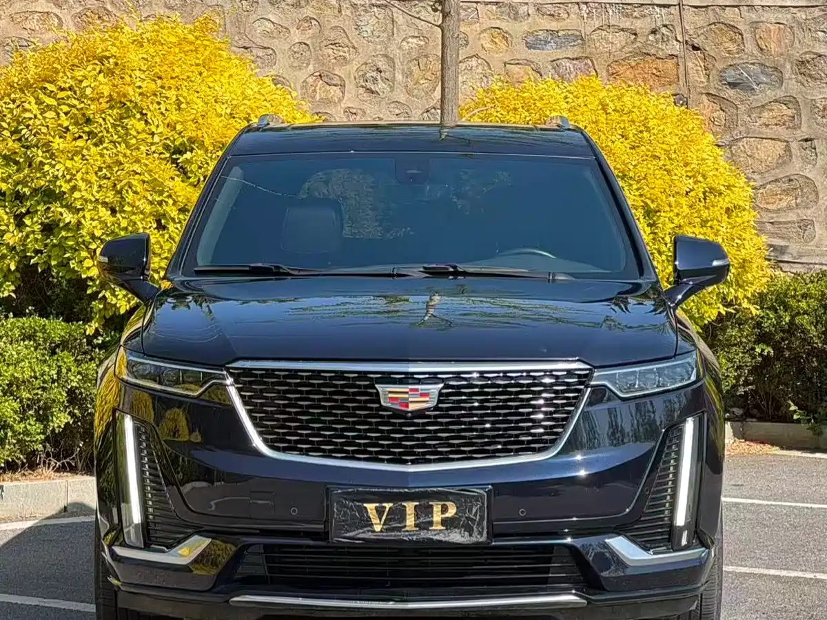 CADILLAC XT6
