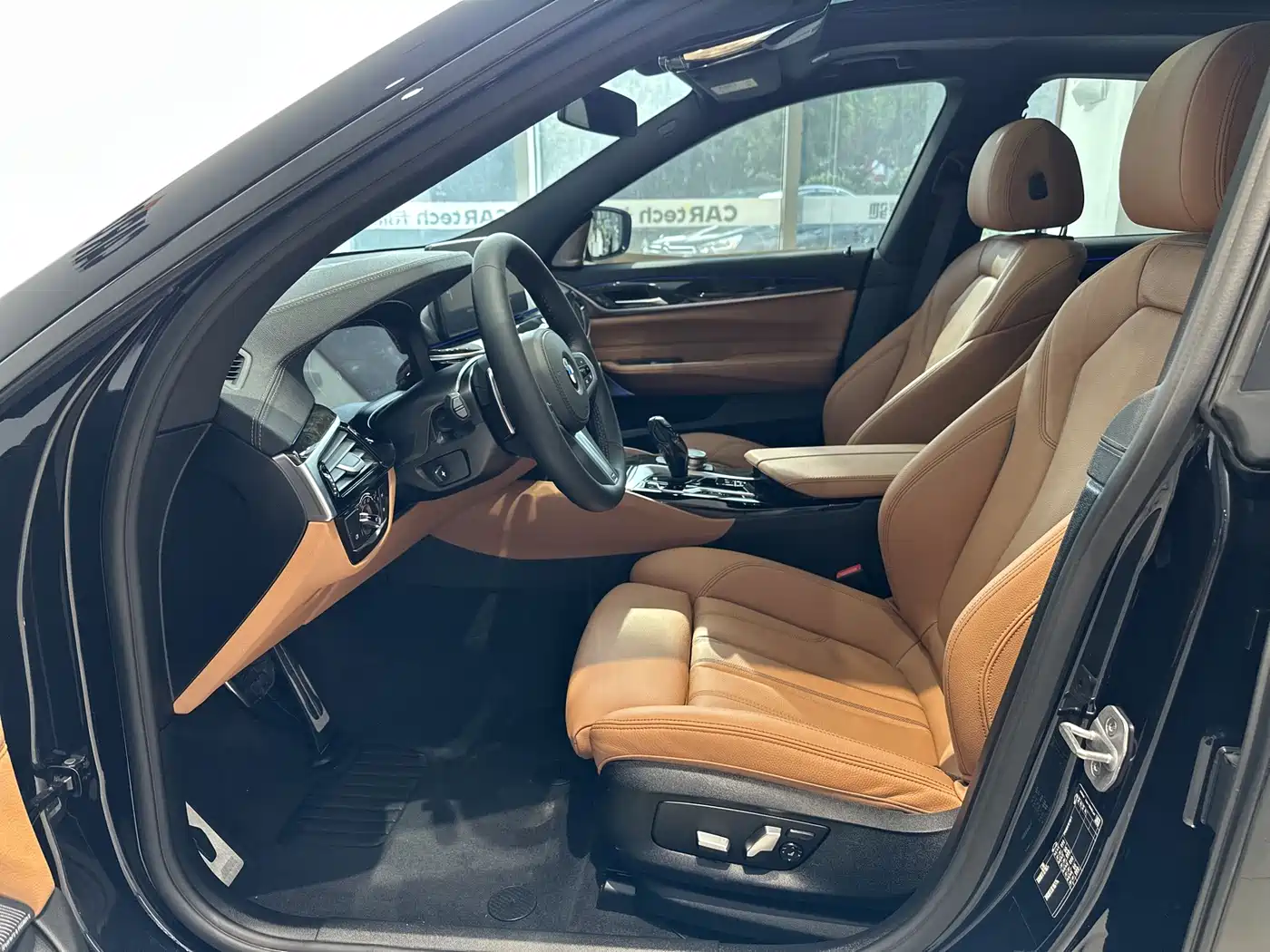 BMW 6 Series GT 2024 630i M Sport Ultimate Package фото 14
