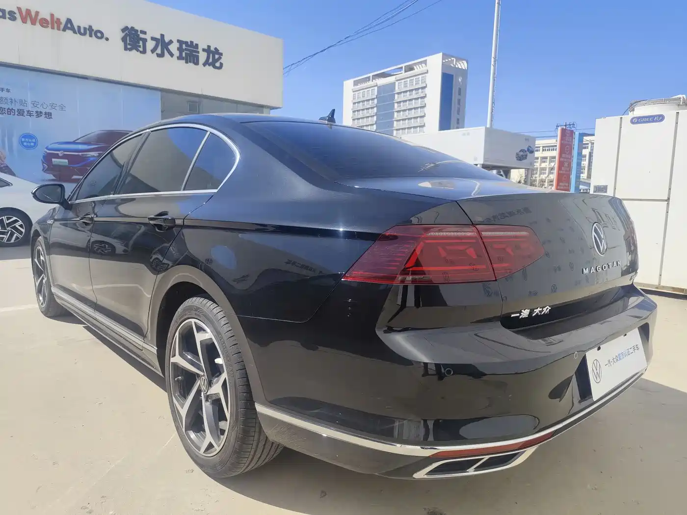 Volkswagen Magotan 2023 Model 2 Million Commemorative Edition 330TSI DSG Luxury фото 13