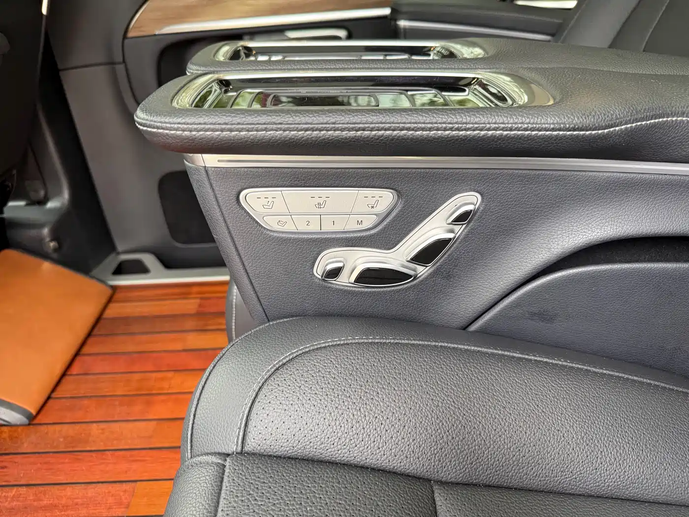 Mercedes-Benz V-Class 2022 V 260 L Long Wheelbase Luxury Edition фото 12