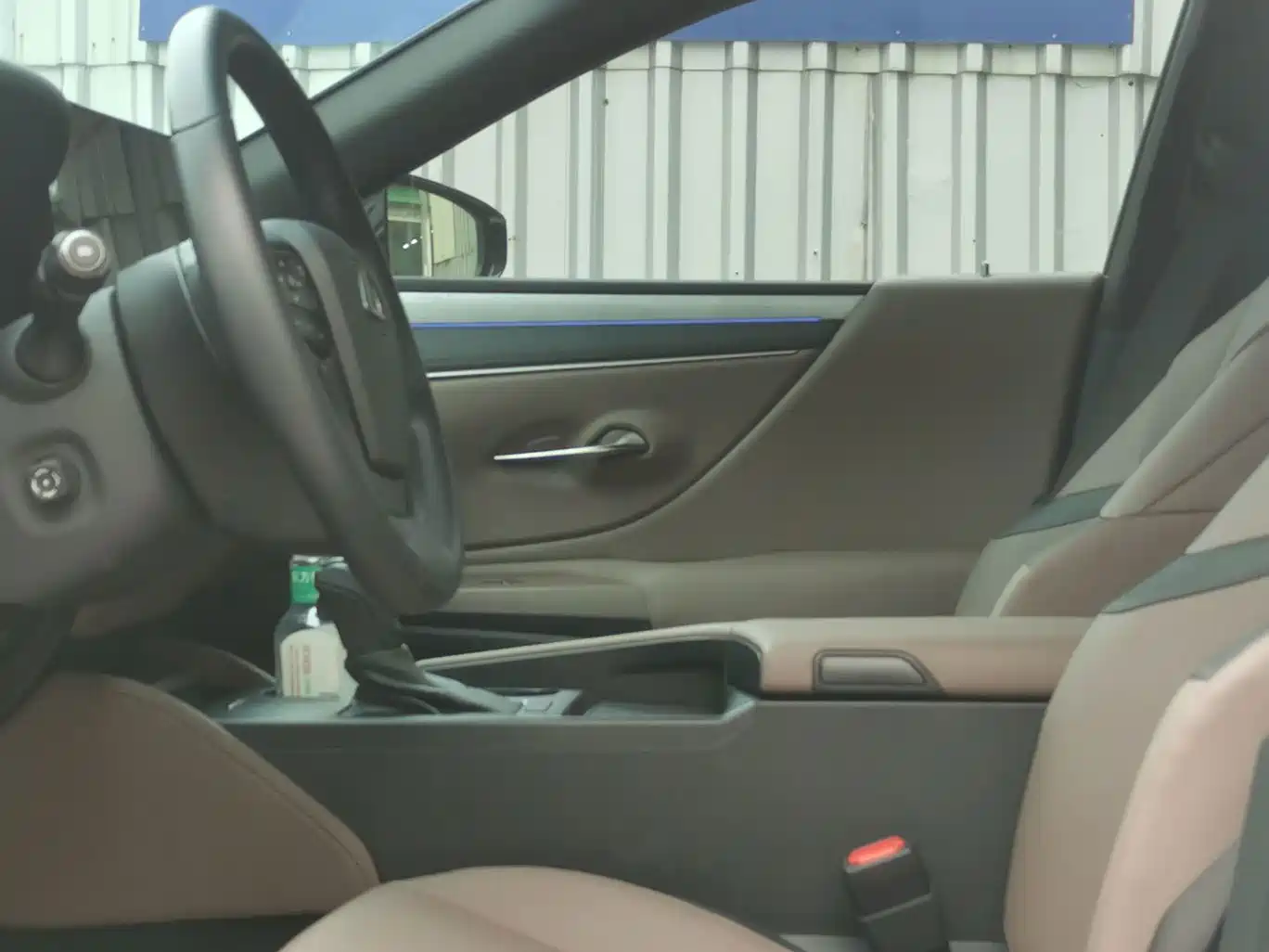 Photo 8 - Lexus ES