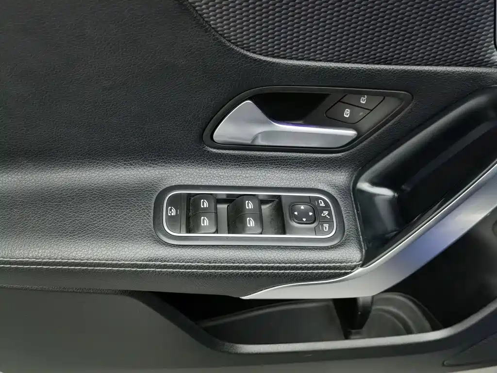 Mercedes-Benz A-Class, миниатюра 9