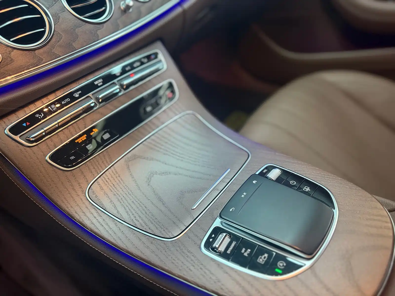 Фото 22 - Mercedes-Benz E-Class