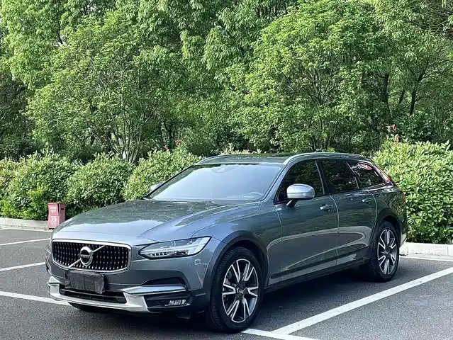 Volvo V90 2020