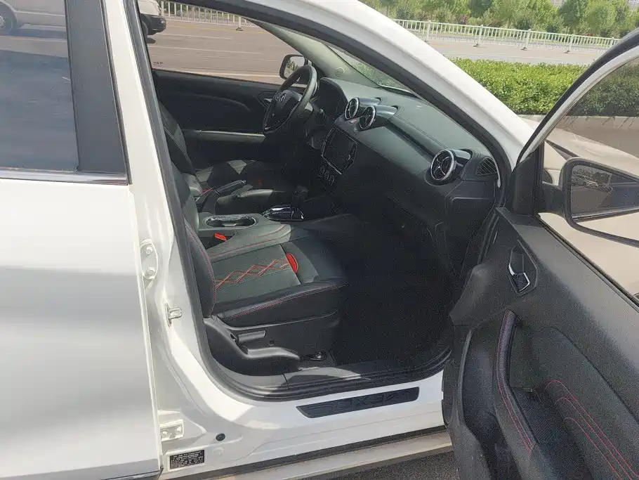 Soueast DX3 2017 2018 1.5T CVT Premium