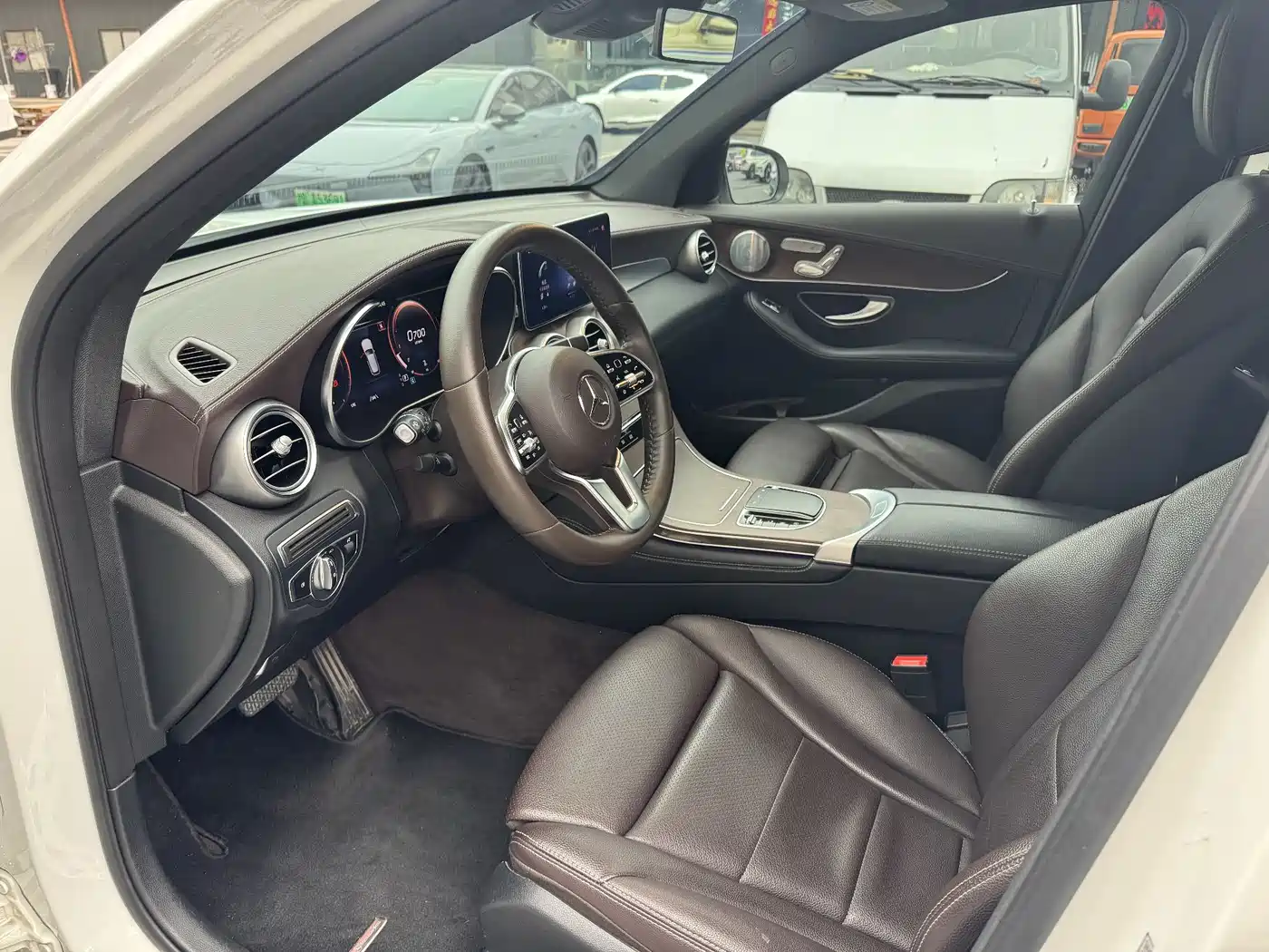 Mercedes-Benz GLC 2021 GLC 300 L 4MATIC Sporty фото 13
