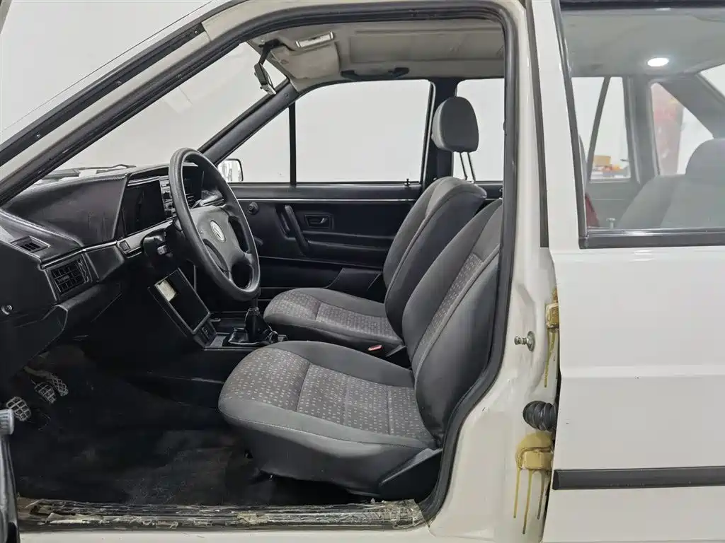 Volkswagen Santana Classic 2007 Model 1.8L Scenic Edition фото 10