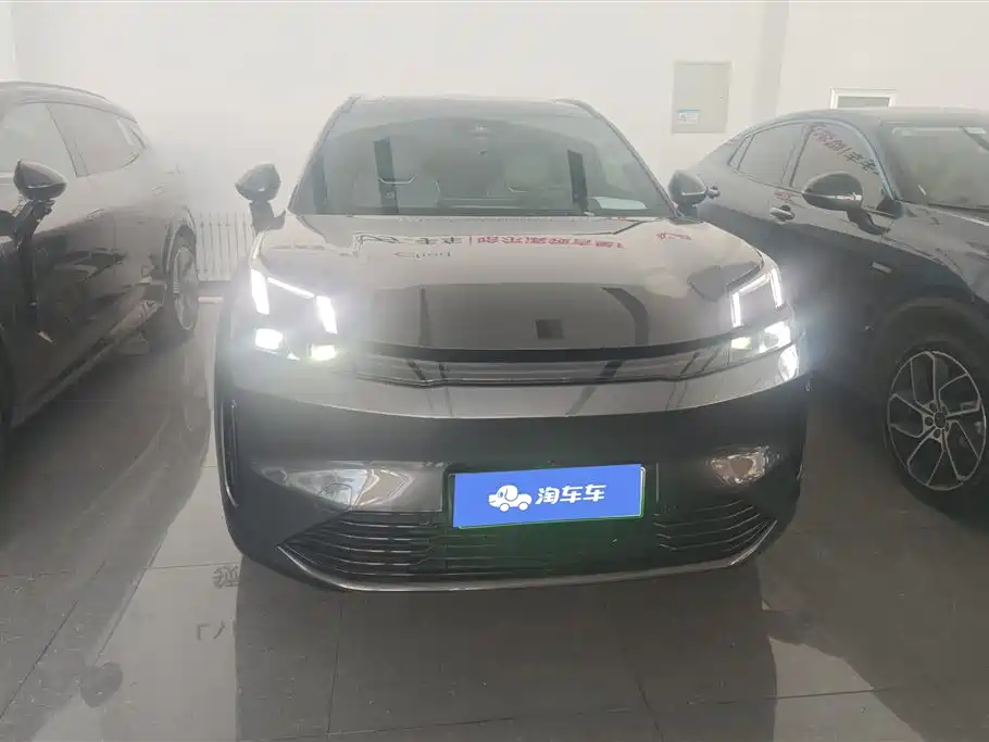 Lynk & Co 08 EM-P 2023 120km Long Range Pro фото 2