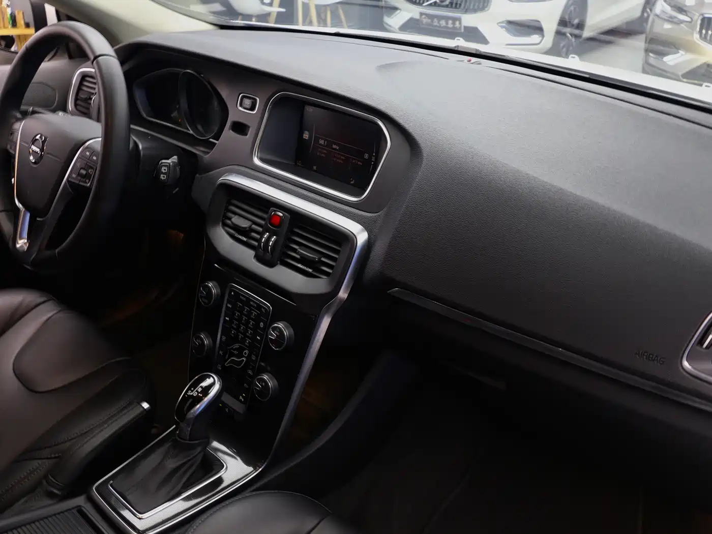 Volvo V40 2019 2018 T3 Inscription Edition