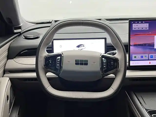 Geely Galaxy Galaxy Xingyao 8 2025 2025 Model 130km EM-i Flagship Edition