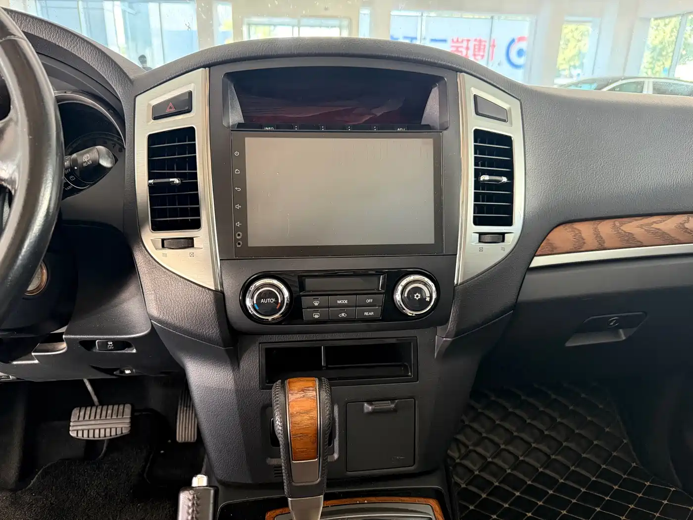Mitsubishi Pajero (Import) 2019 2019 3.0L Auto Standard Version
