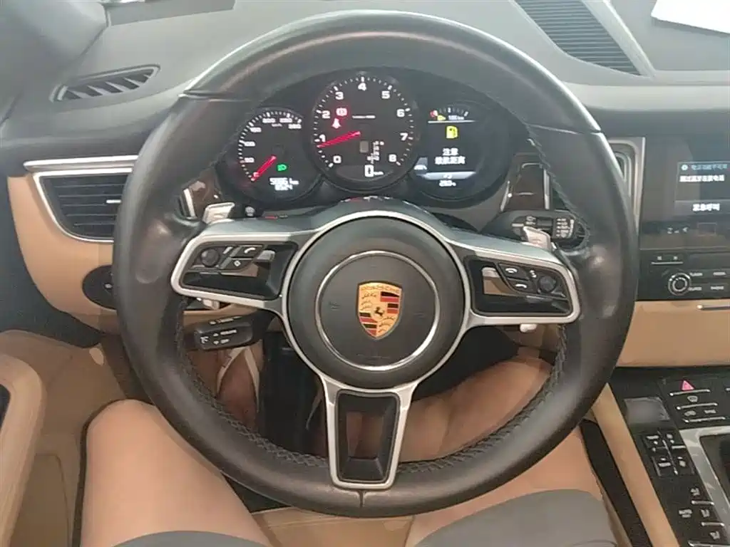 Porsche Macan 2017 Macan 2.0T фото 11