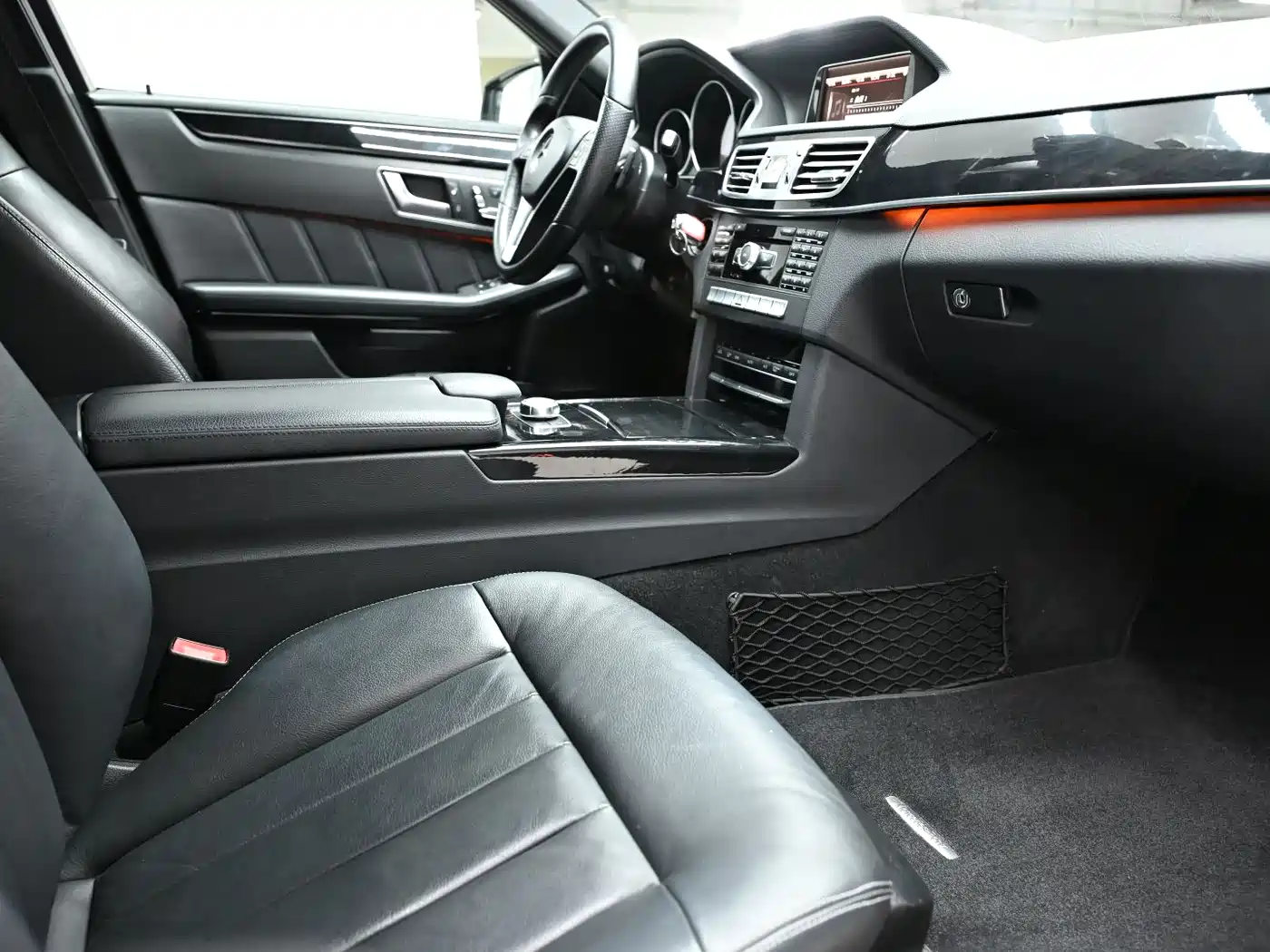 Mercedes-Benz E-Class 2014 E 300 L Sport фото 8