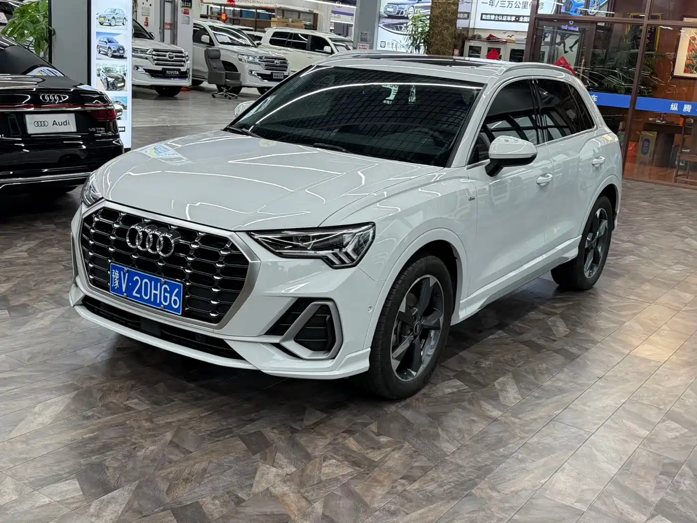 Audi Q3 2023 35 TFSI Fashion Dynamic (1.4T)