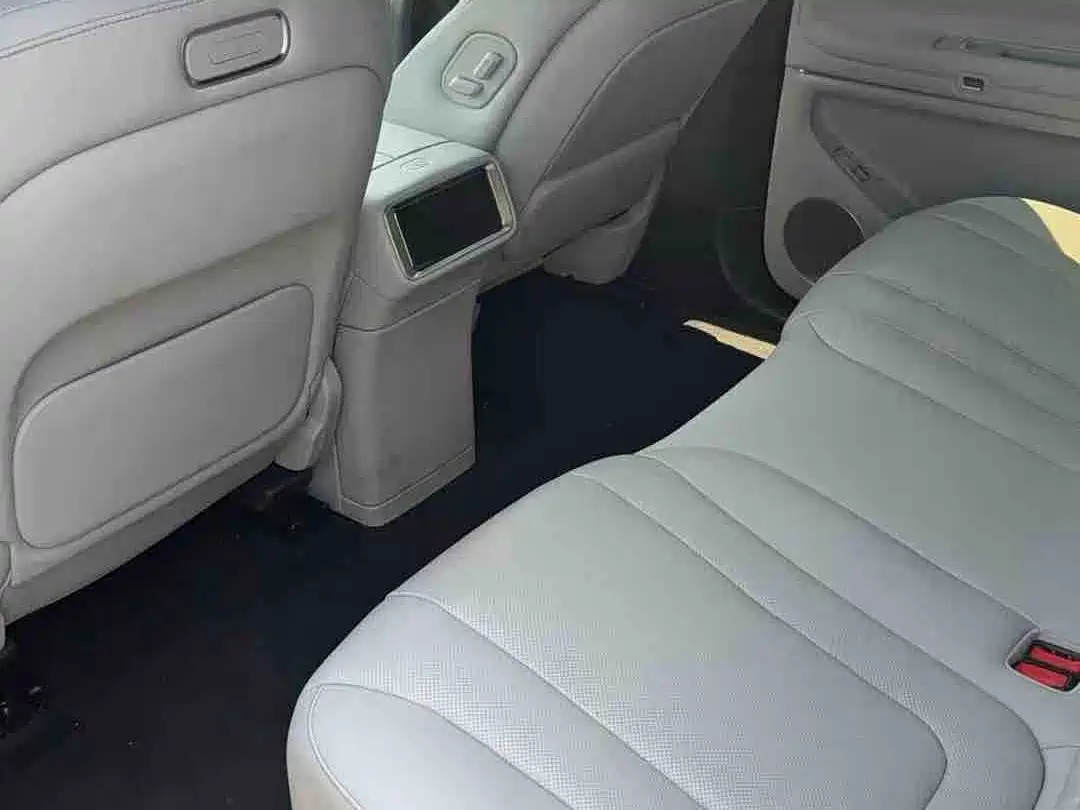 AITO Wenjie AITO M9 2025 Extended Range Ultra 52kWh 5-Seater фото 4