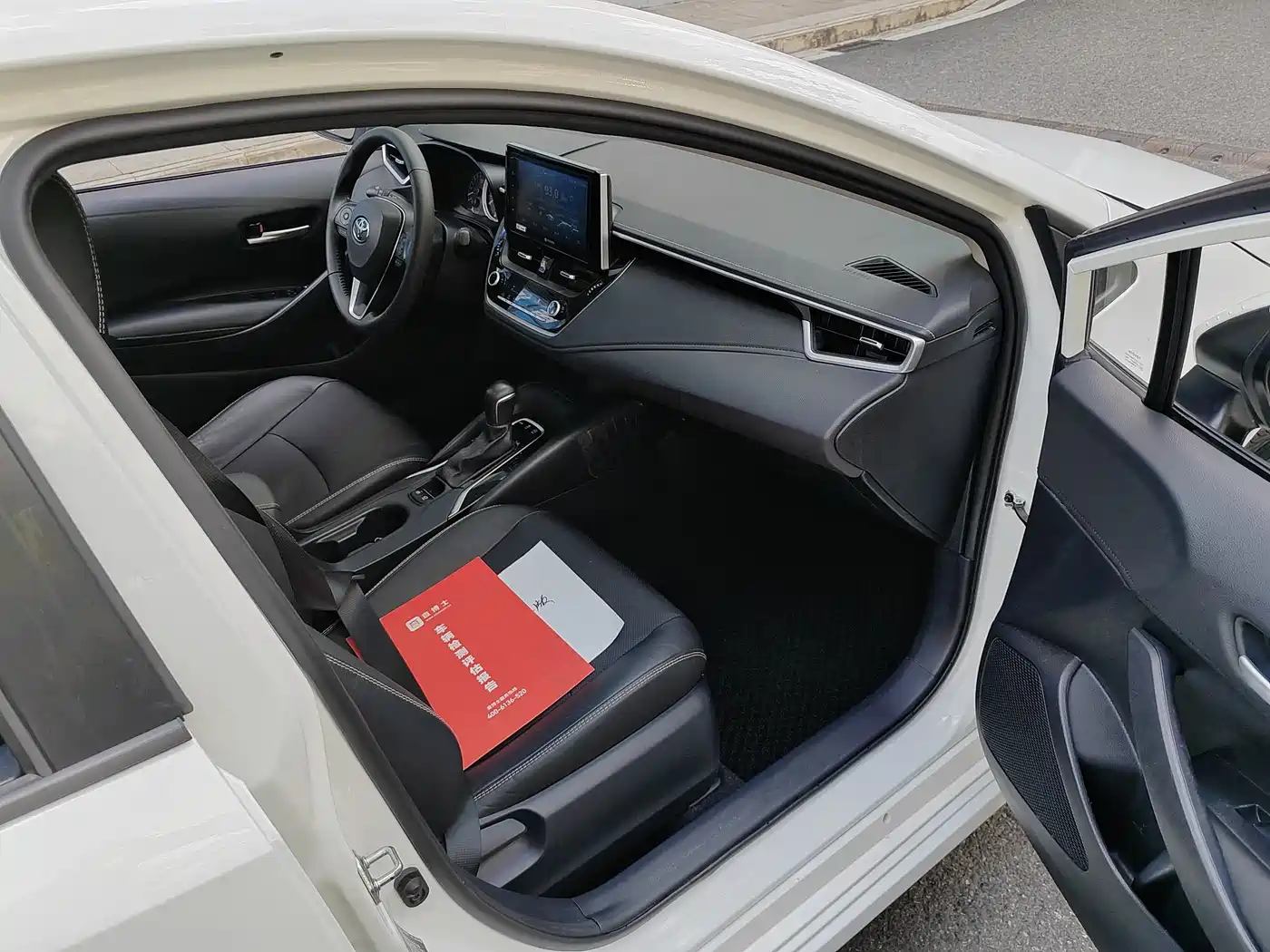 Toyota Corolla 2019 1.2T S-CVT GL-i Luxury Edition фото 8