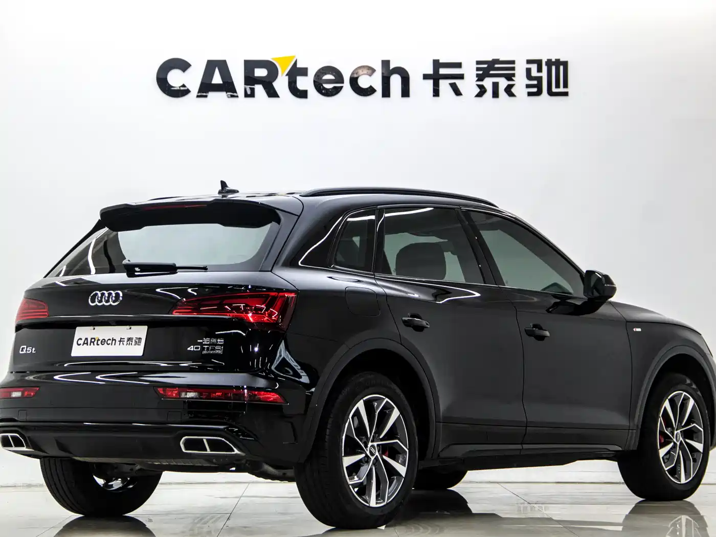 Audi Q5L 2024 Model 40 TFSI Luxury Dynamic фото 2