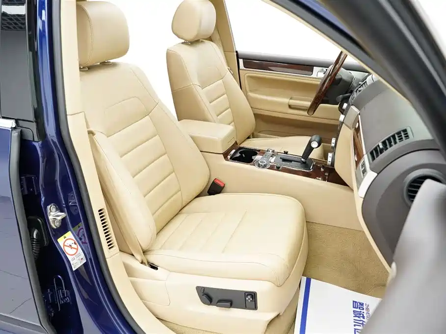 Volkswagen Touareg 2007 3.6L Luxury фото 16