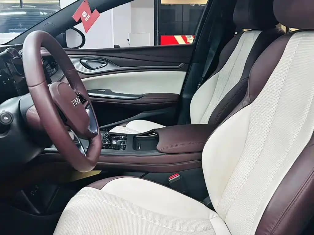 BYD Seal 2024 2024 Glory Edition DM-i 1.5L 121km Prestige