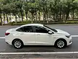 Photo 8 - Chevrolet Cavalier