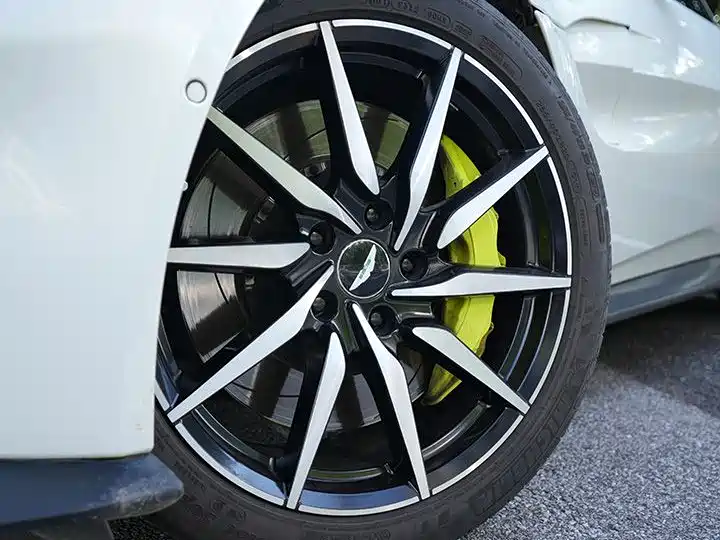 Aston Martin V8 Vantage 2021 2018 4.0T V8 Coupe