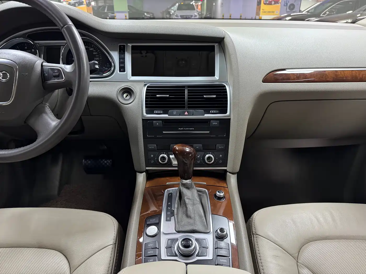 Photo 22 - Audi Q7