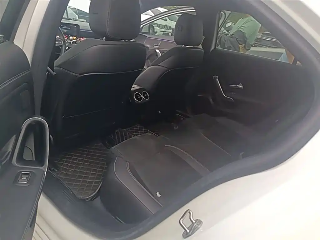 Mercedes-Benz A-Class 2019 A 200 L Sport Sedan фото 17