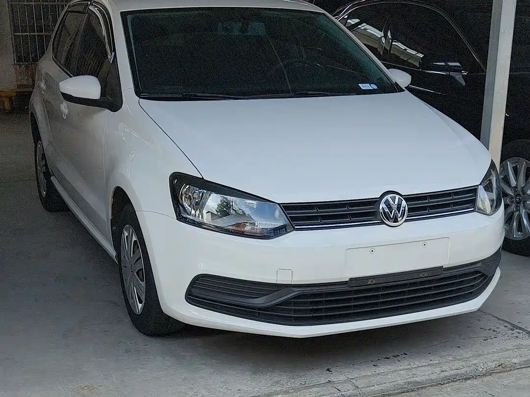 Volkswagen Polo 2016 1.4L Automatic Trend фото 3