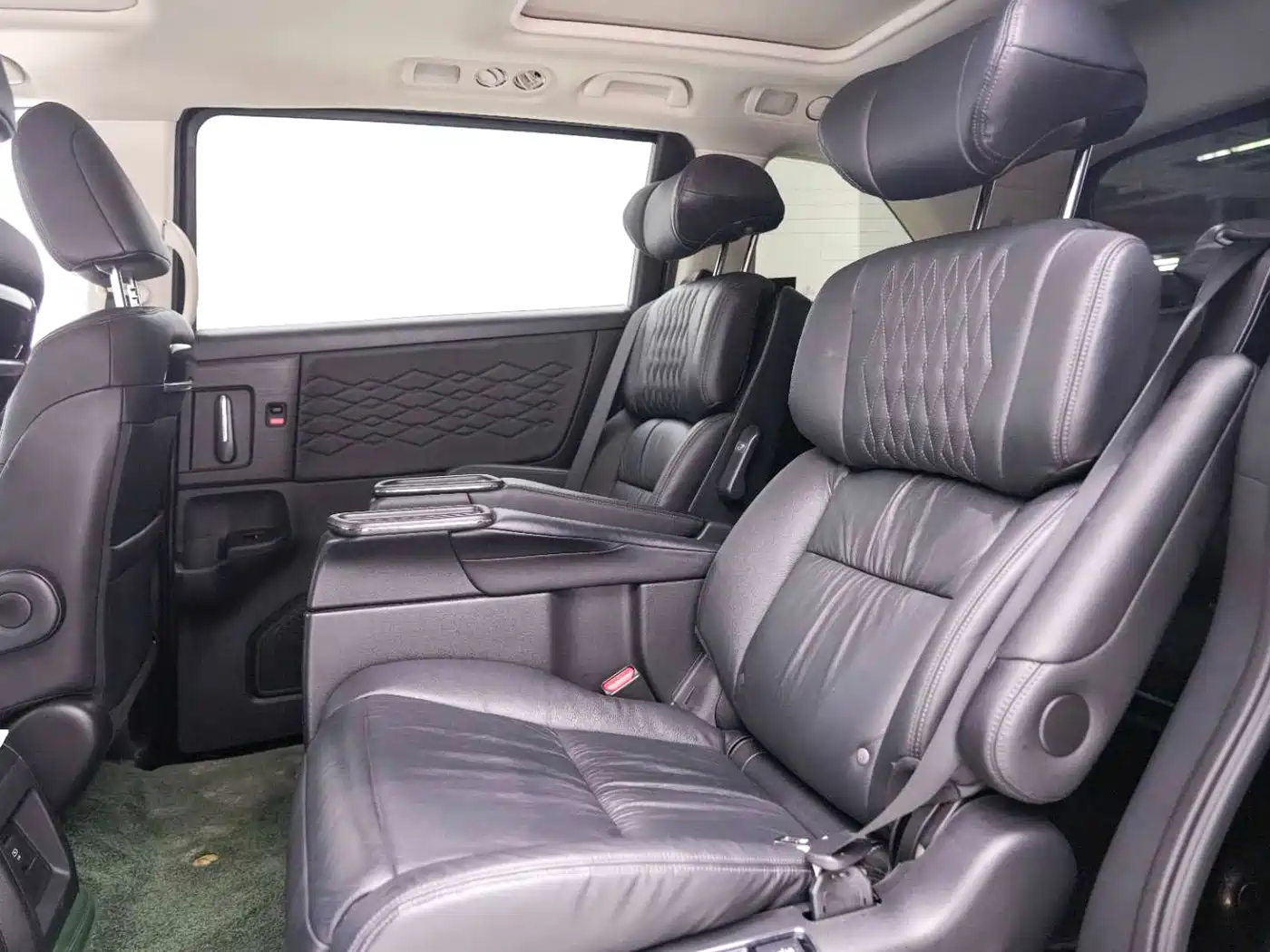 Honda Elysion 2023 2022 2.0L e:HEV Luxury