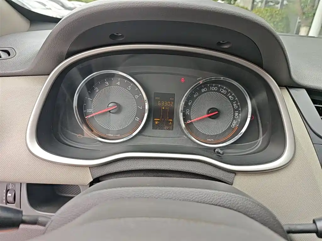 Chevrolet Sail 2015 Sail 3 1.5L Manual Ideal Sunroof Edition фото 12