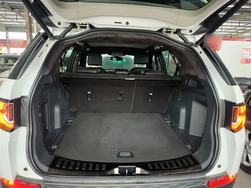 Land Rover Discovery Sport 2019 240PS SE Edition China VI фото 19