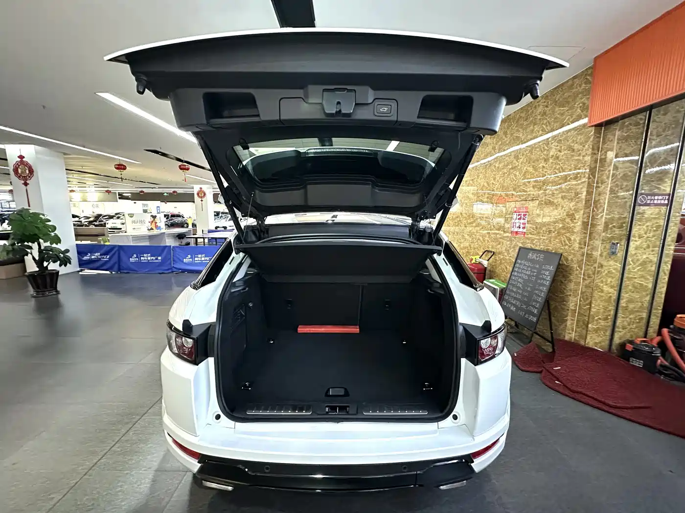 Land Rover Range Rover Evoque (Import) 2013 2013 2.0T 3-door Dynamic Edition