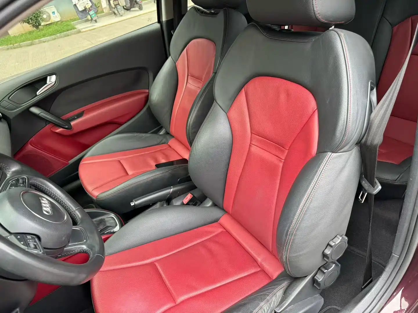 Фото 6 - Audi A1