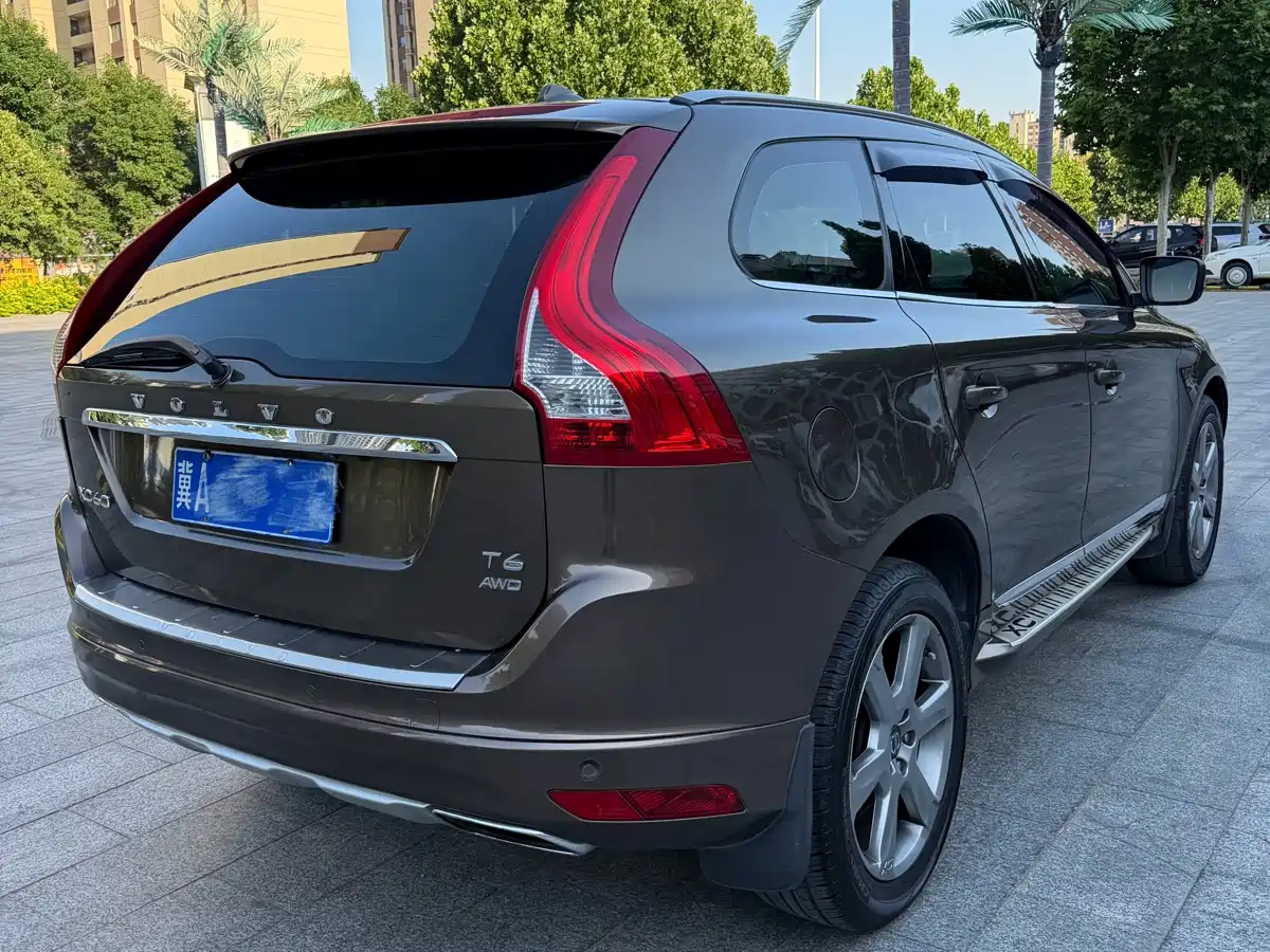 Volvo XC60 (Import) 2014 2015 T6 Momentum