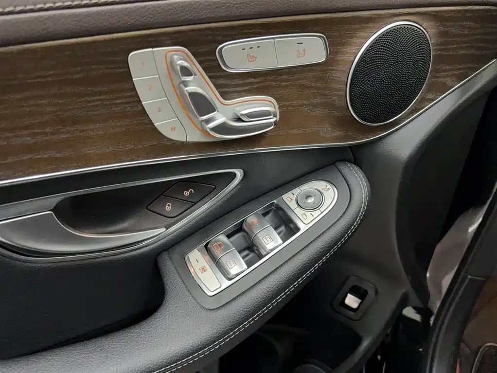 Mercedes-Benz GLC 2022 Facelift GLC 300 L 4MATIC Dynamic фото 3